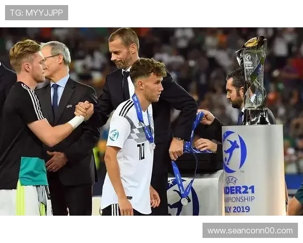 格列兹曼职业生涯进阶解析:影锋角色如何适配不同战术体系 格列兹曼职业生涯进阶解析:影锋角色如何适配不同战术体系