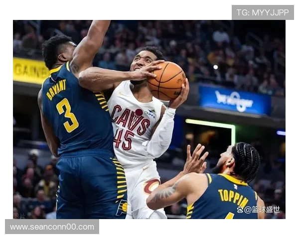 米德尔顿利用挡拆打出高效三分命中率拉开球队进攻空间